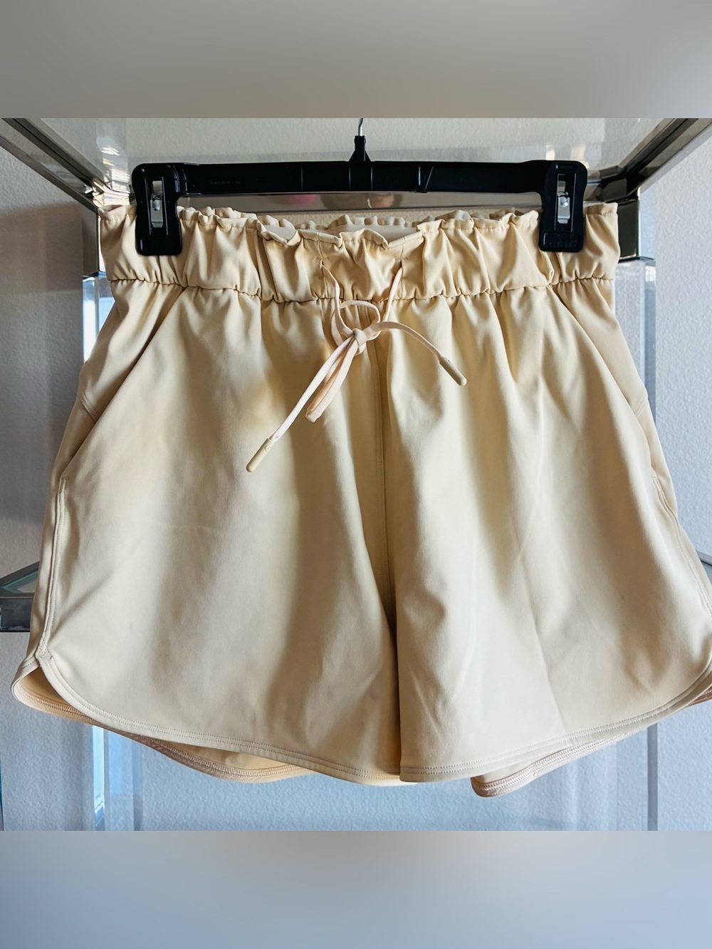 Lululemon 6 High-Rise Ruffled Drawstring Shorts Cream Yellow
